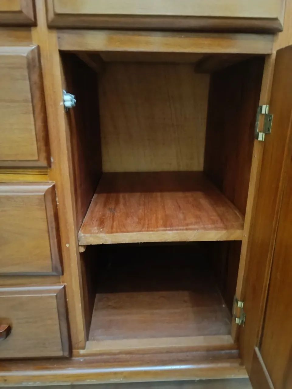 Vendo cômoda de madeira R$550 - Foto 3