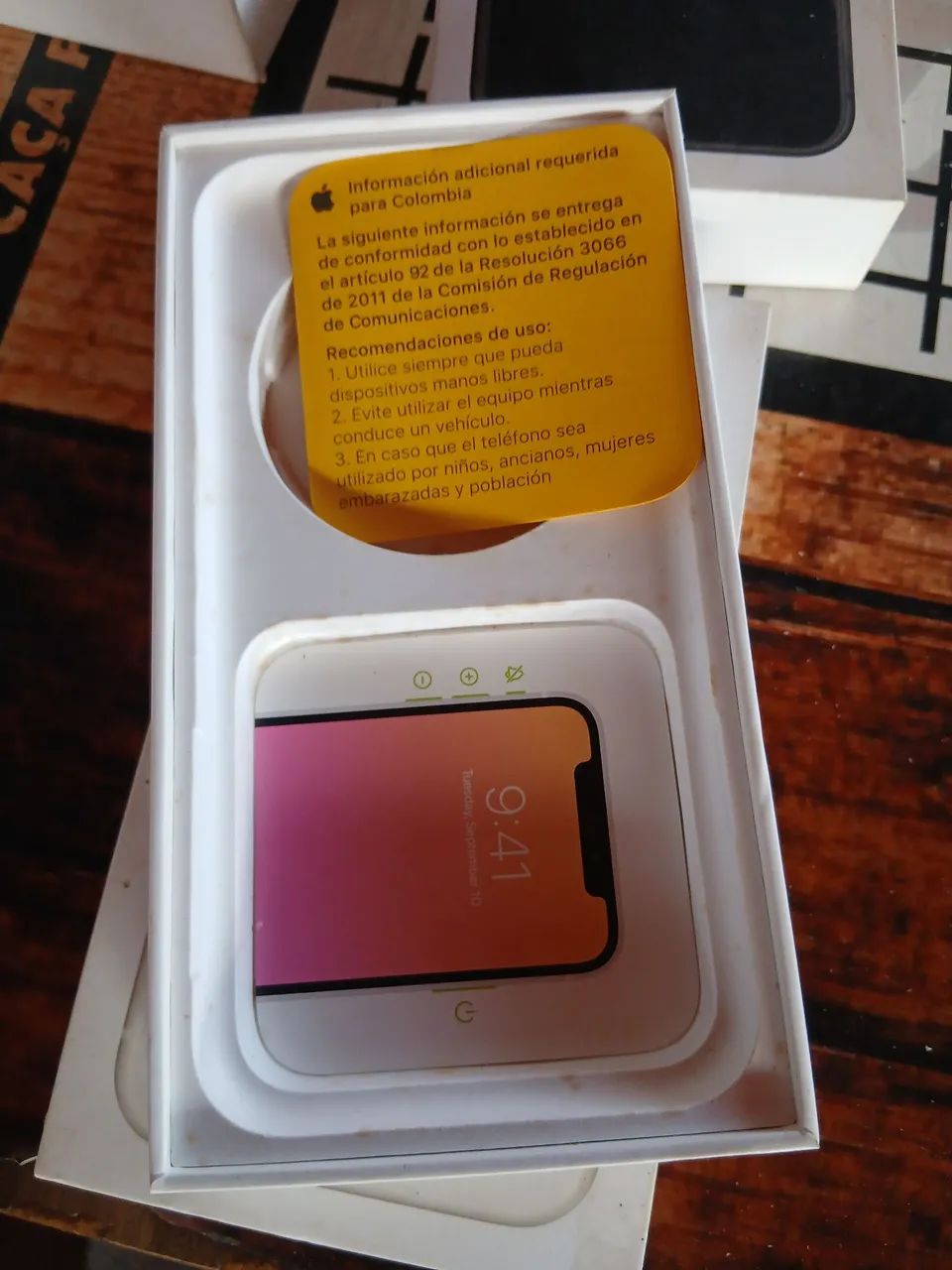Vendo 14 caixas iphone 11,12 e 15  vazias  - Foto 4