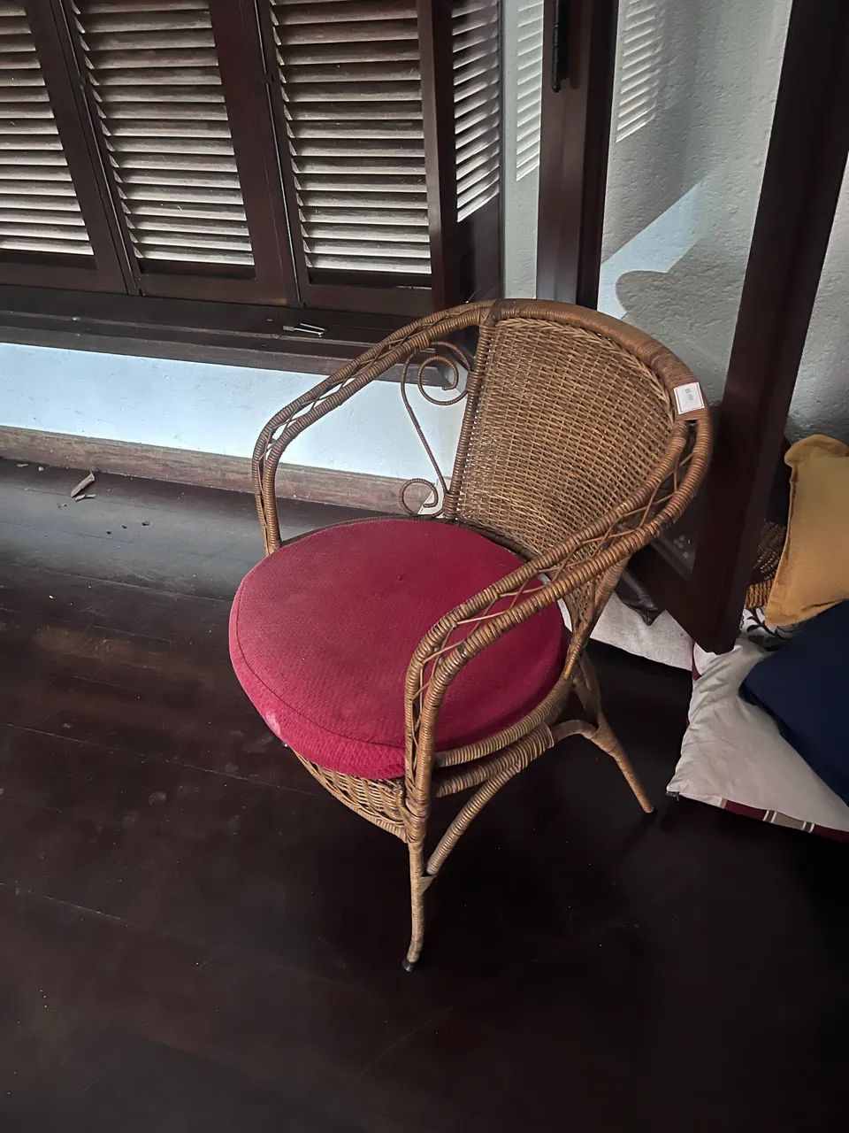 Poltrona de palha com almofada