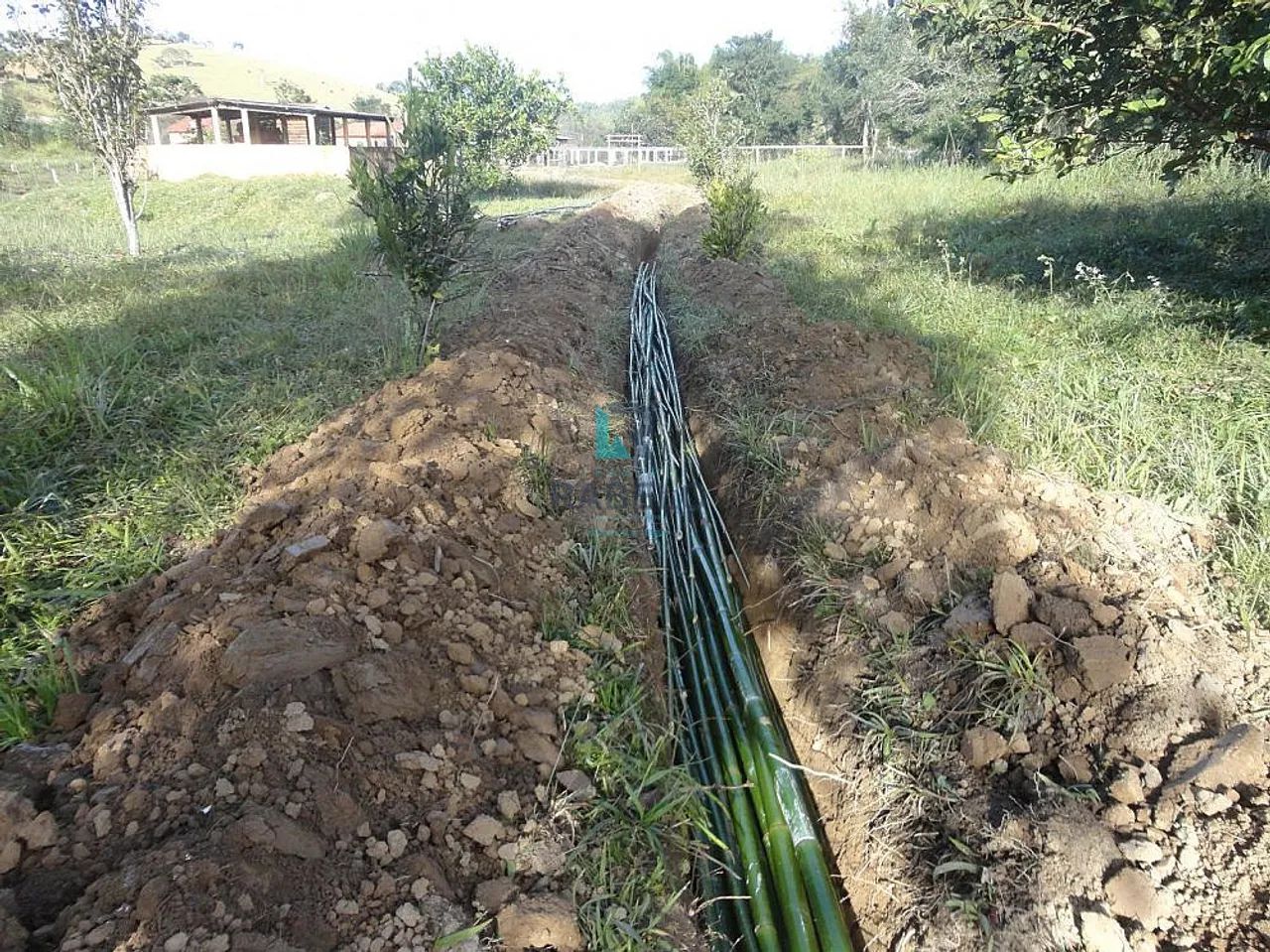 CHÁCARA COM 3 CASAS E TERRENO PLANO COM RIACHOS EM SILVEIRAS - Foto 4