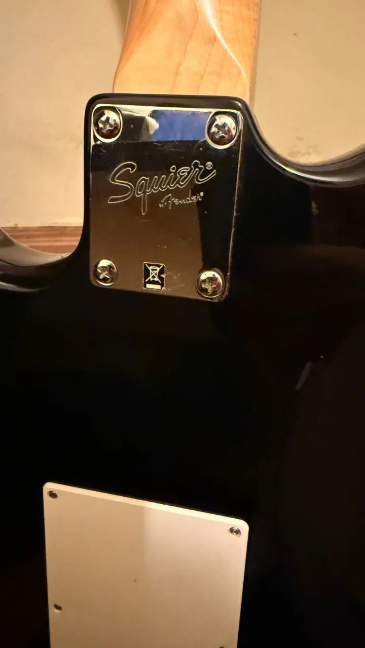 Guitarra Squier Stratocaster - Foto 2