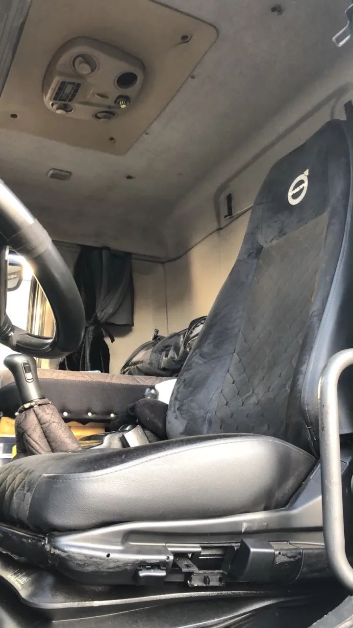 VOLVO VM 260 6x2 - Foto 2