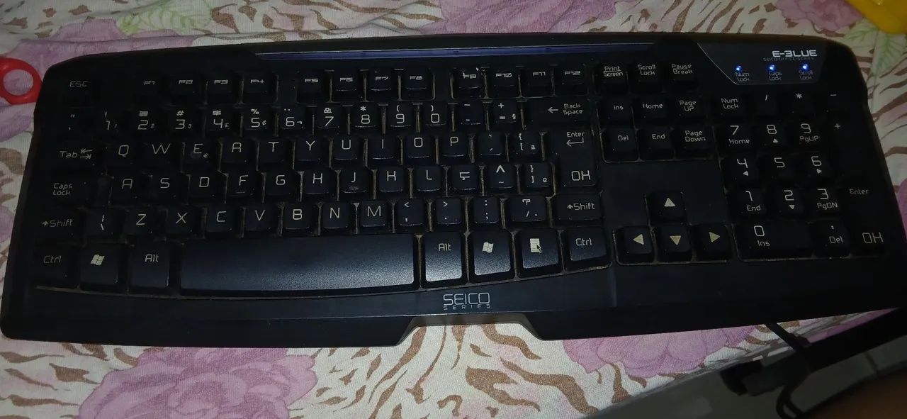 VENDO ESSE TECLADO DE NOT/COMPUTADOR E-BLUE
