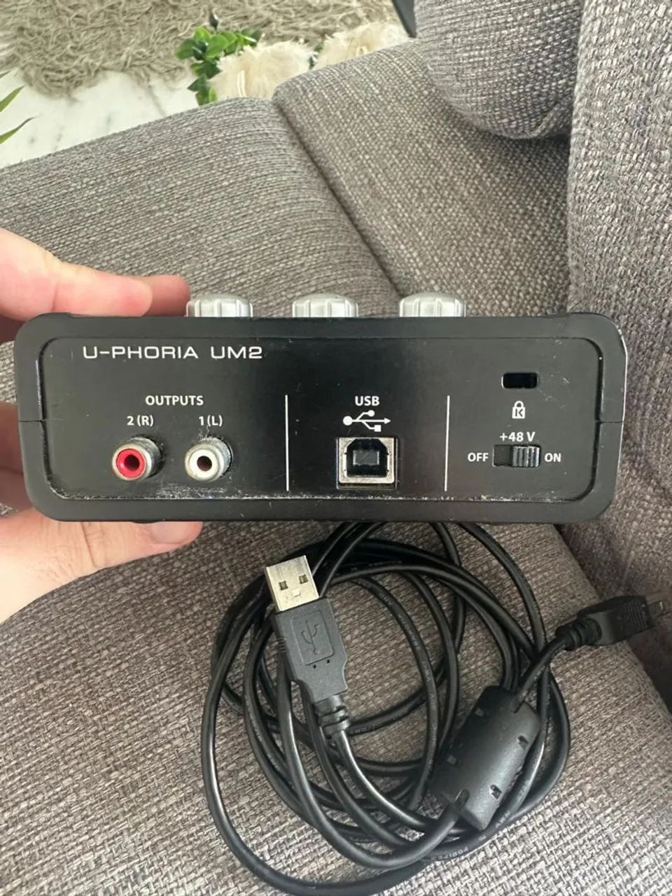 Interface de Áudio Behringer U-Phoria UM2 USB - Foto 3
