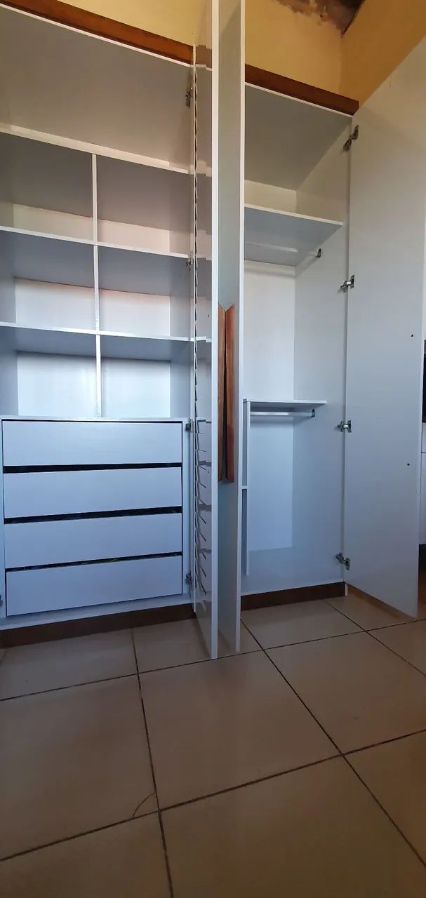 Guarda roupa 6 portas  - Foto 3