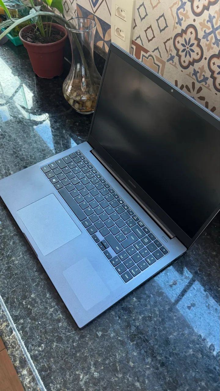 Notebook Samsung Galaxy Book4 | Intel Core i3 | 8GB RAM | SSD 256GB | Tela Full HD 15,6?