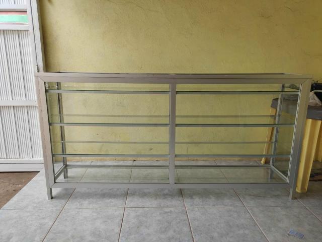 Balcao de Aluminio com Vidros