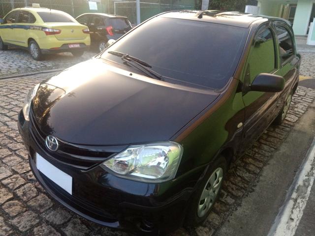 Toyota Etios X 1.3 Hatch 2013