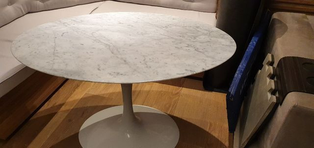 Mesa Saarinen Oval - Carrara 1.20 x 0.80