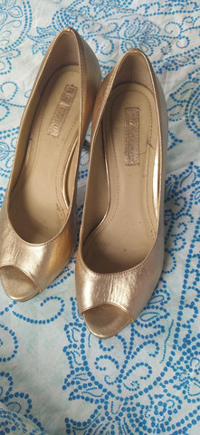 sandalia dourada luz da lua