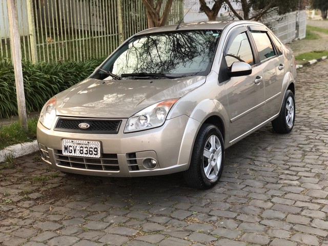 FORD FIESTA SEDAM CLASS 1.6 2010