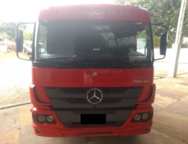 MERCEDES BENZ ATEGO 2426 COM CARROCERIA ANO 2016