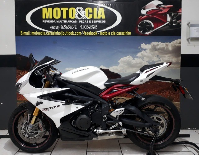 DAYTONA 675R MELHOR E MAIS COMPLETA DA CATEGORIA ACEITO TROCAS MEU INTERESSE
