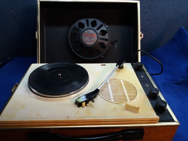 Vitrola Sonata Sonatina M-95 Toca Discos Antigo