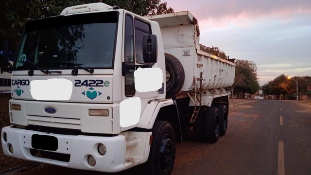 FORD CARGO 2422