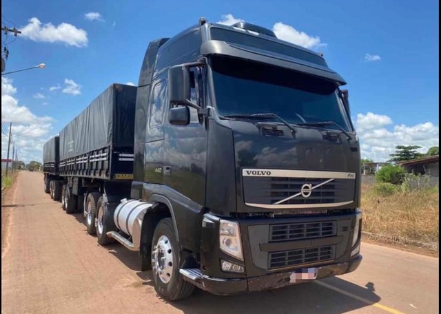 CAMINHÃO VOLVO FH 440  PARCELAMOS 