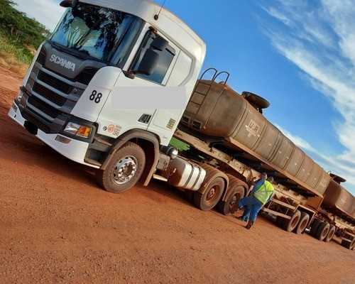 CAMINHÃO SCANIA