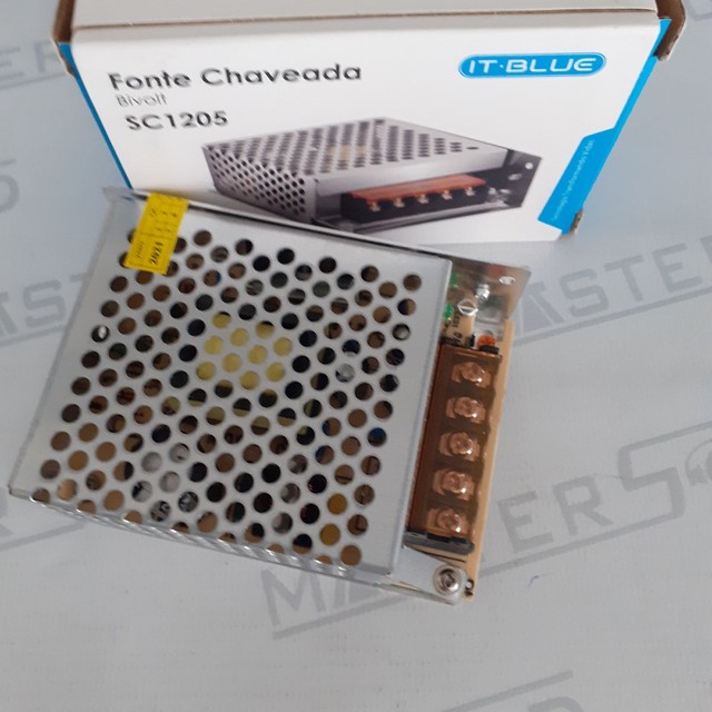 Fonte chaveada. 12volts. 5.0 amperes. Nova.