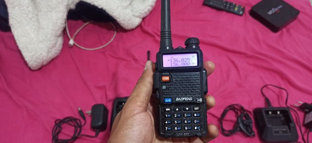 Rádio Baofeng UV-B6 e UV-5R (ler)
