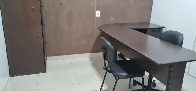 Alugo Escritório mobiliado.