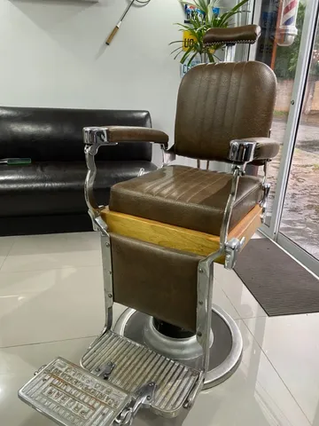 Cadeira de barbeiro antiga de ferro