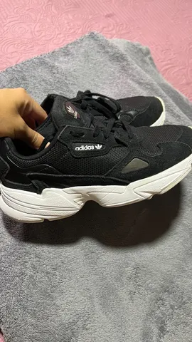 Adidas falcon moins best sale cher