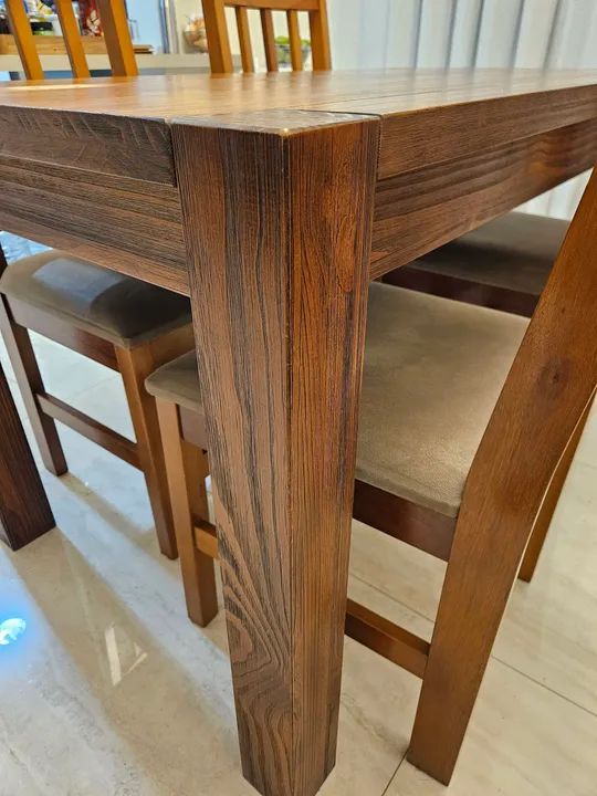 Beautiful table, solid wood!64861632157698124