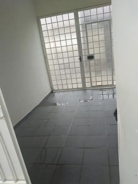 Casa a venda na Vila União. 2 quartos e salão para comercio - Foto 2