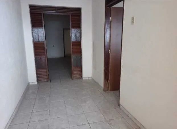 Casa no Centro com 04 quartos, sendo 01 suíte e quintal. (Oportunidade) - Foto 5