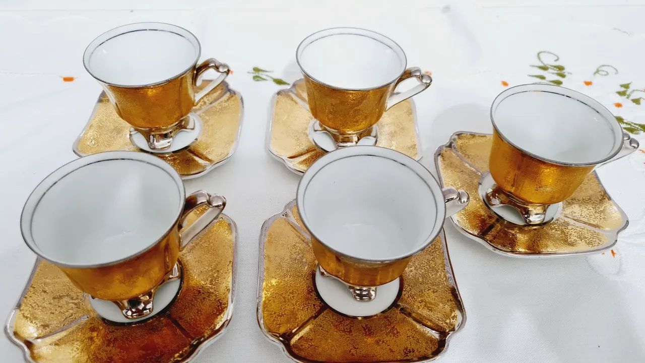 5 xícaras para café douradas - Foto 2