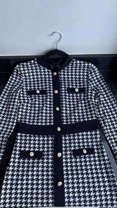 Vestido preto com branco