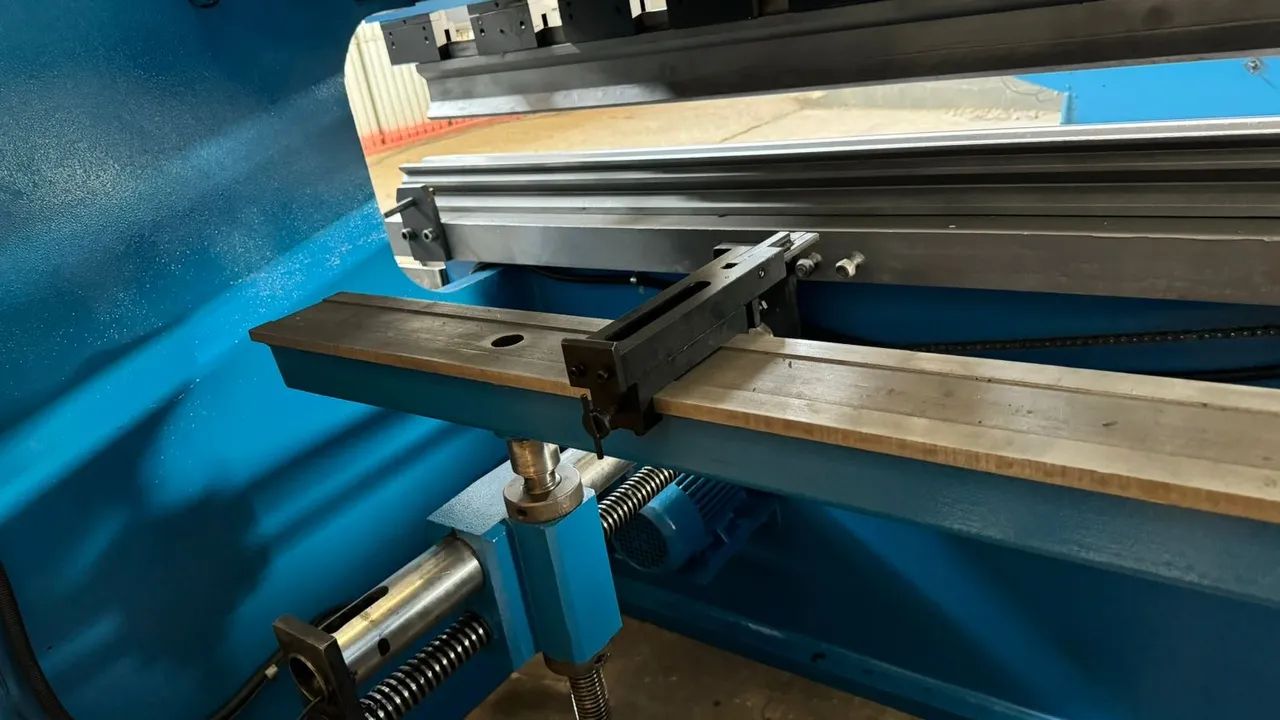 Dobradeira hidráulica CLEVER - Foto 3