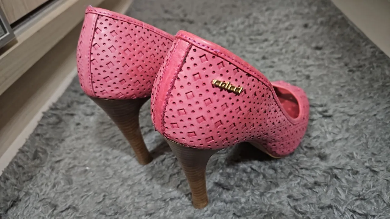 Sapatos Salto Alto Rosa, Colcci, Tamanho 37