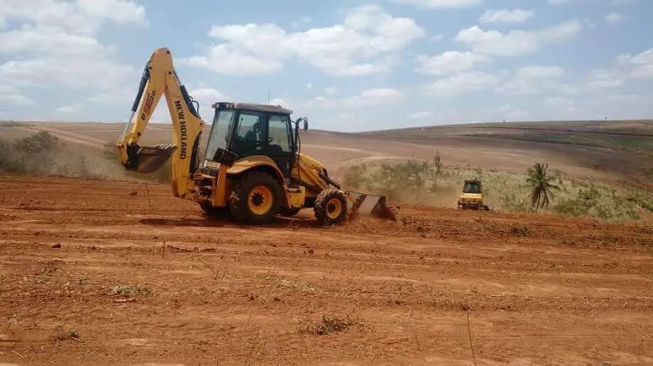 Executamos serviços de Terraplenagem, Escavação, Aterro e Compactação.  - Foto 5