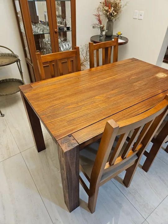 Beautiful table, solid wood!64861632157698122