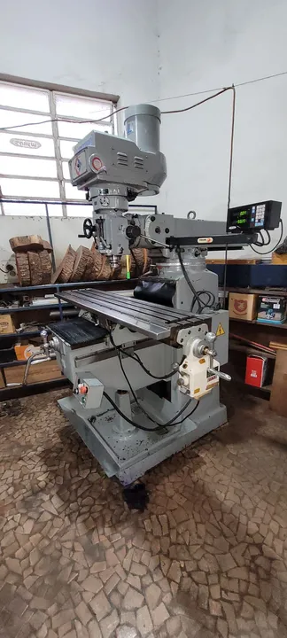 Fresadora Ferramenteira ISO 40 Sinitron 3S