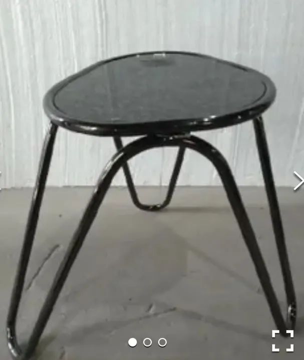 Mesa lateral sábia  Breton  em aço  carbono  e  mármore