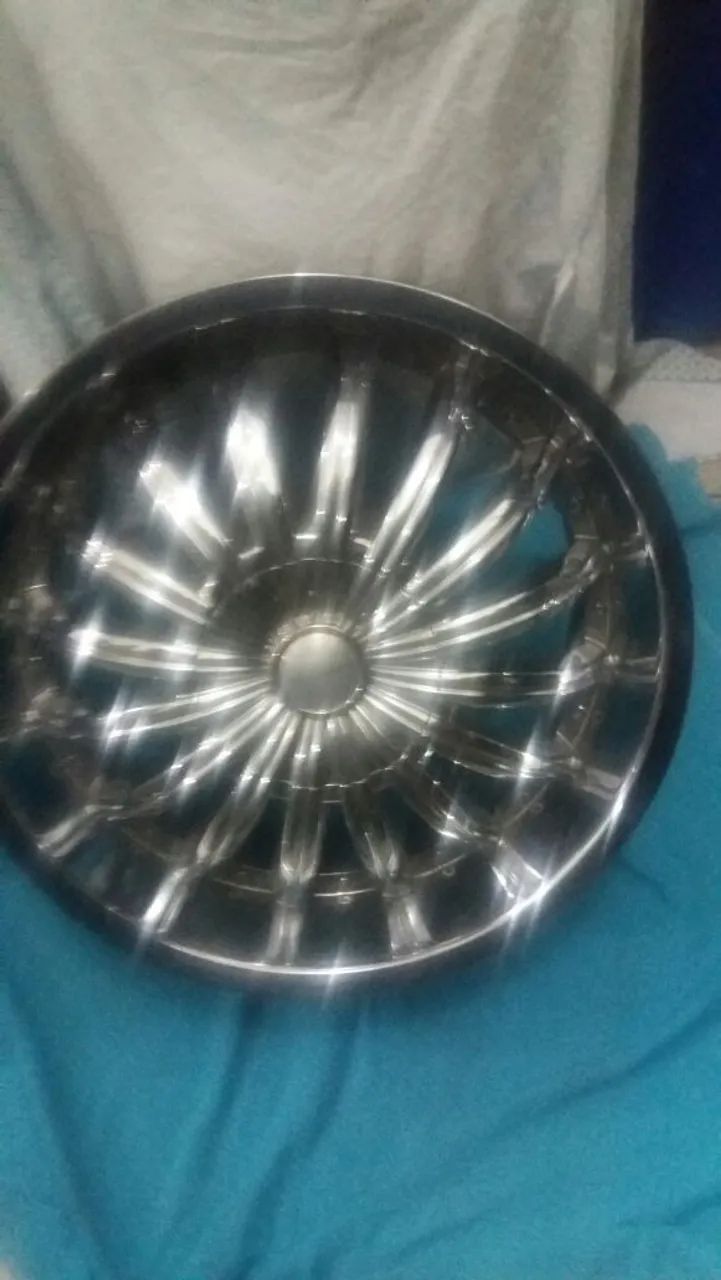 Jogo de rodas cromadas aro 20 forjada  com pneus  - Foto 5