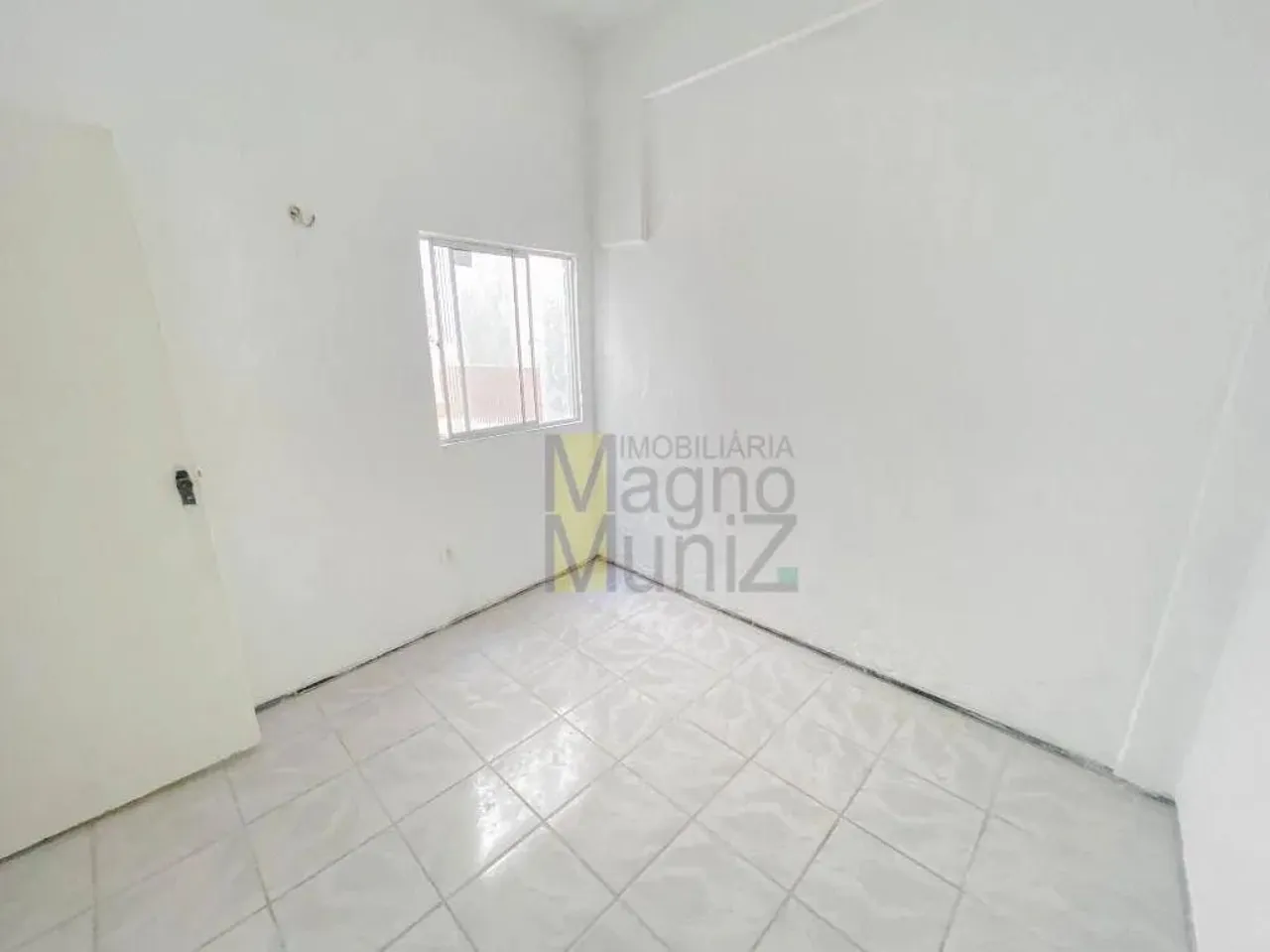 Apartamento com 2 quartos para alugar, 14 m² por R$ 650/mês - Aerolândia - Fortaleza/CE