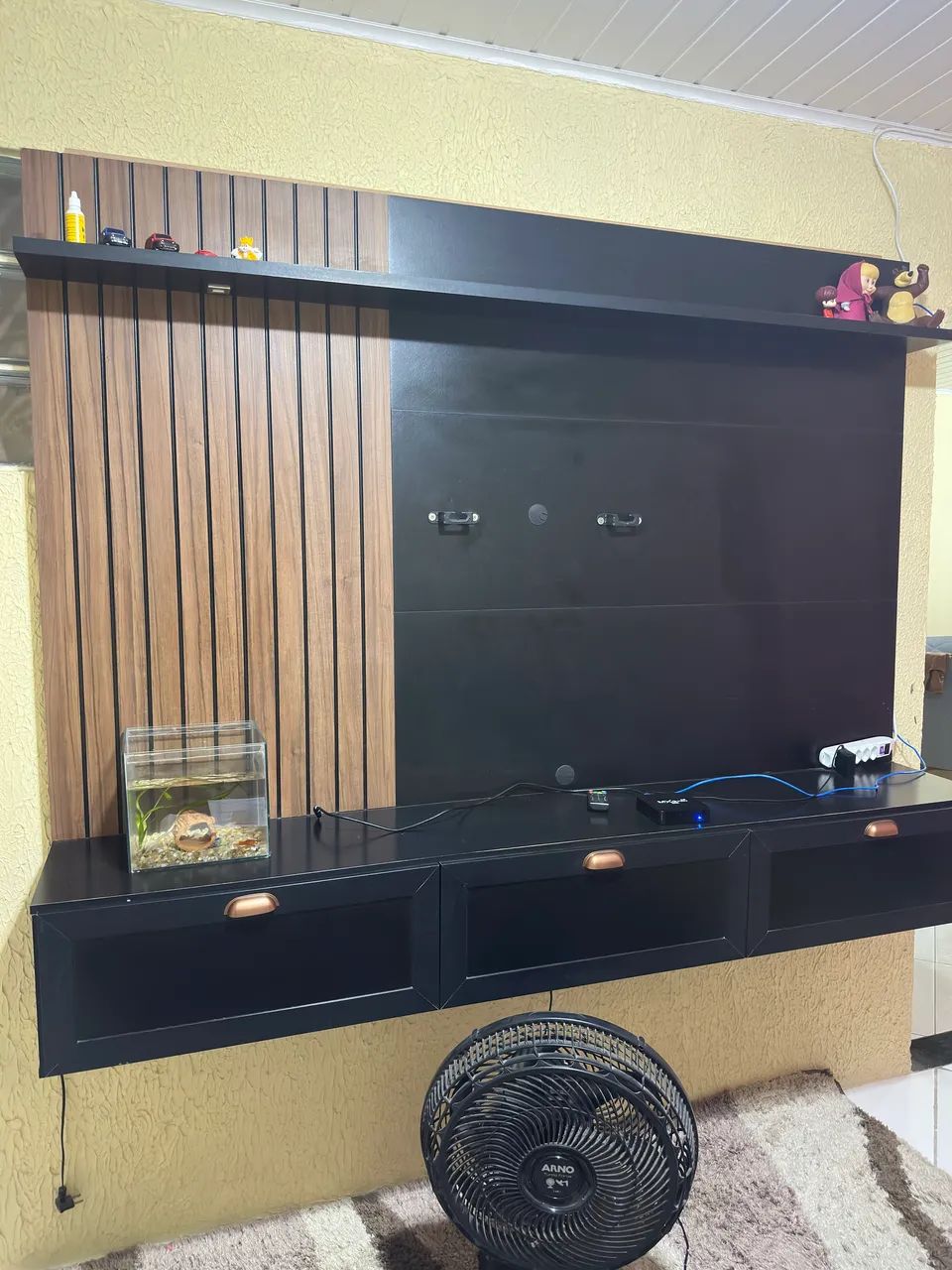  PAINEL DE TV 64750750044547123