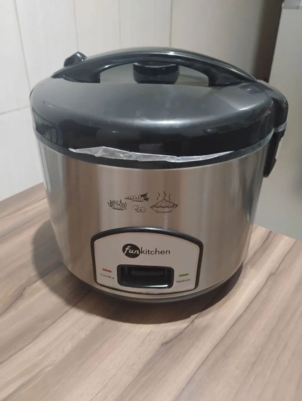 Panela Elétrica para Arroz Fun Kitchen em inox 10 xícaras 