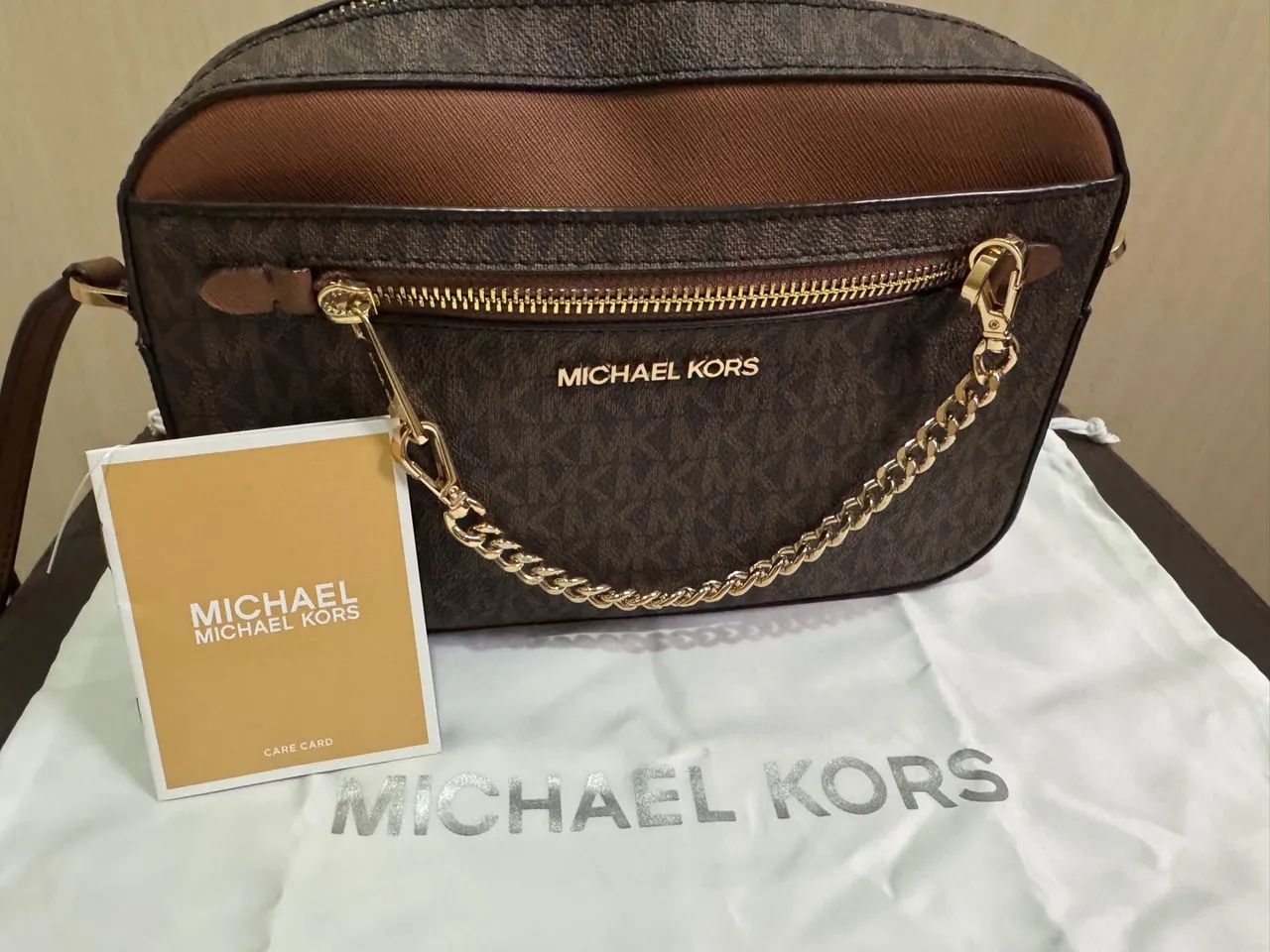 Bolsa Michael Kors Bolsa Transversal Jet Set Logo Média - Foto 2