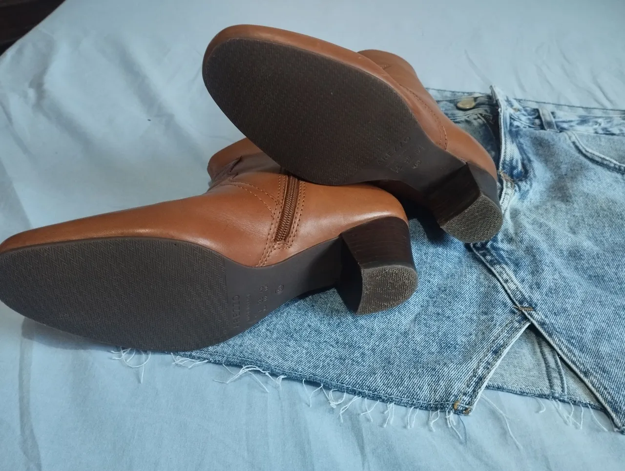 Bota Arezzo Marrom - Conforto e Estilo!