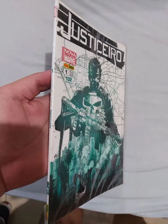 HQ Justiceiro Preto e Branco Nova Marvel - Foto 2