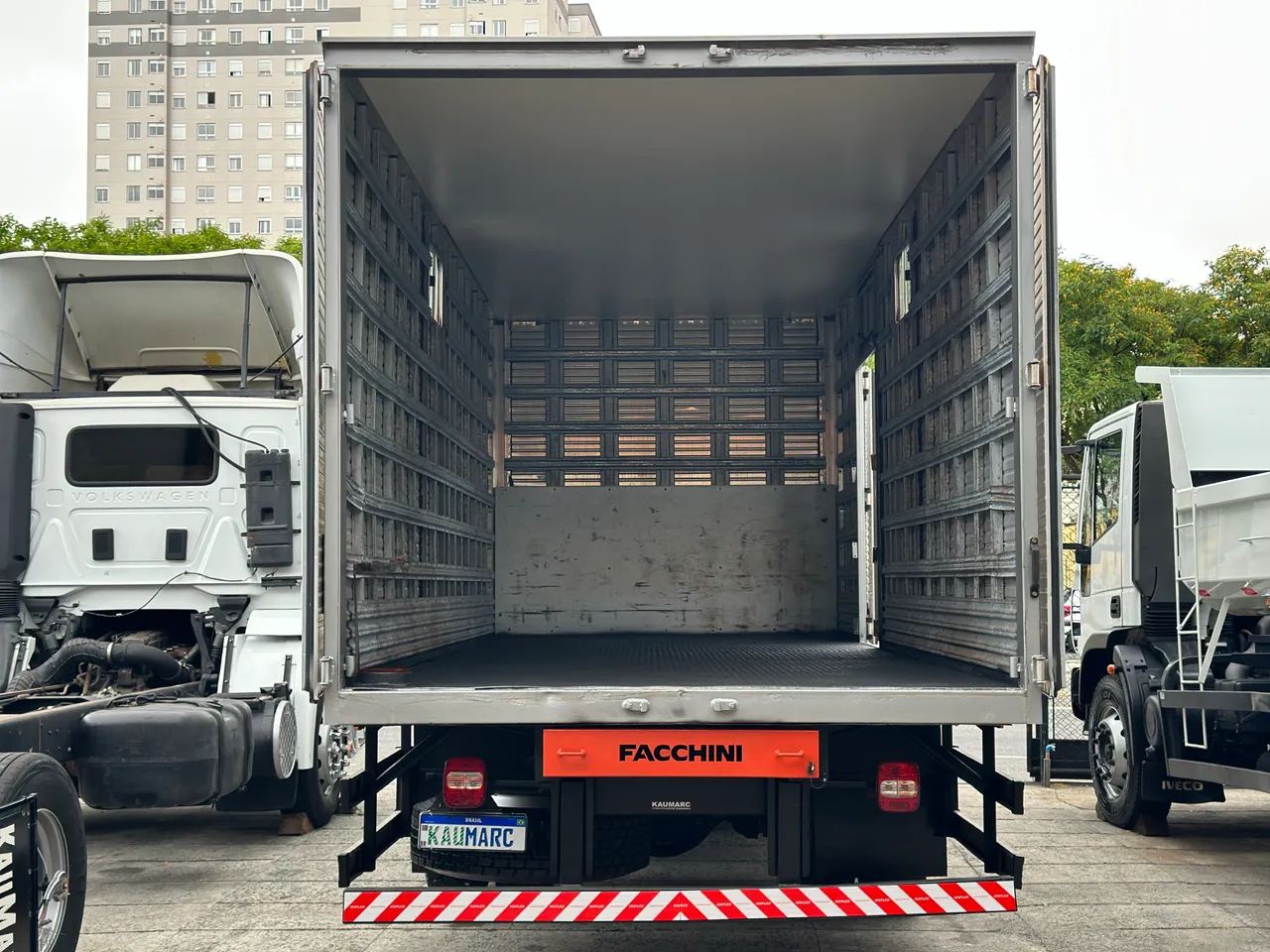 Vw 17-190 Robust Ano 2022 Baú 4x2 Único Dono  - Foto 10