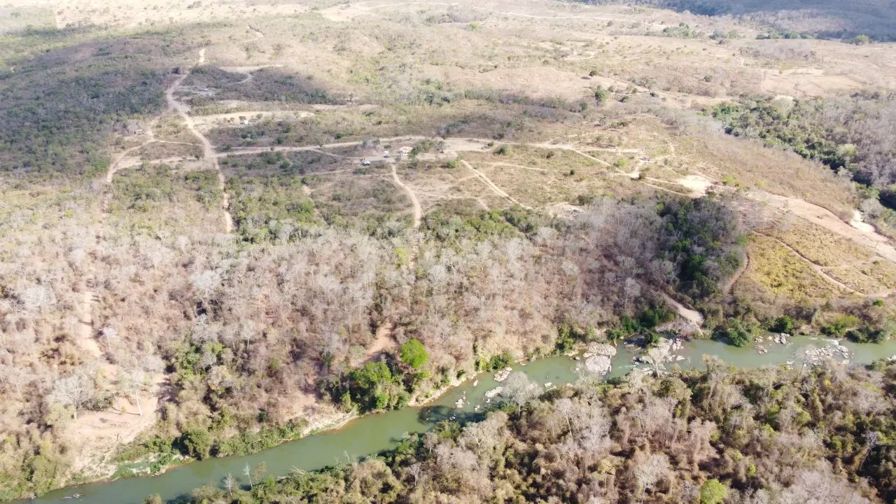 = Chacara 20.000 metros Beira Rio Verde .