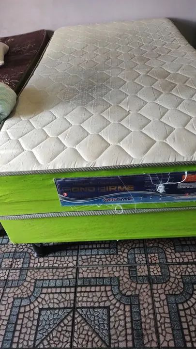 Cama box solteiro de molas 