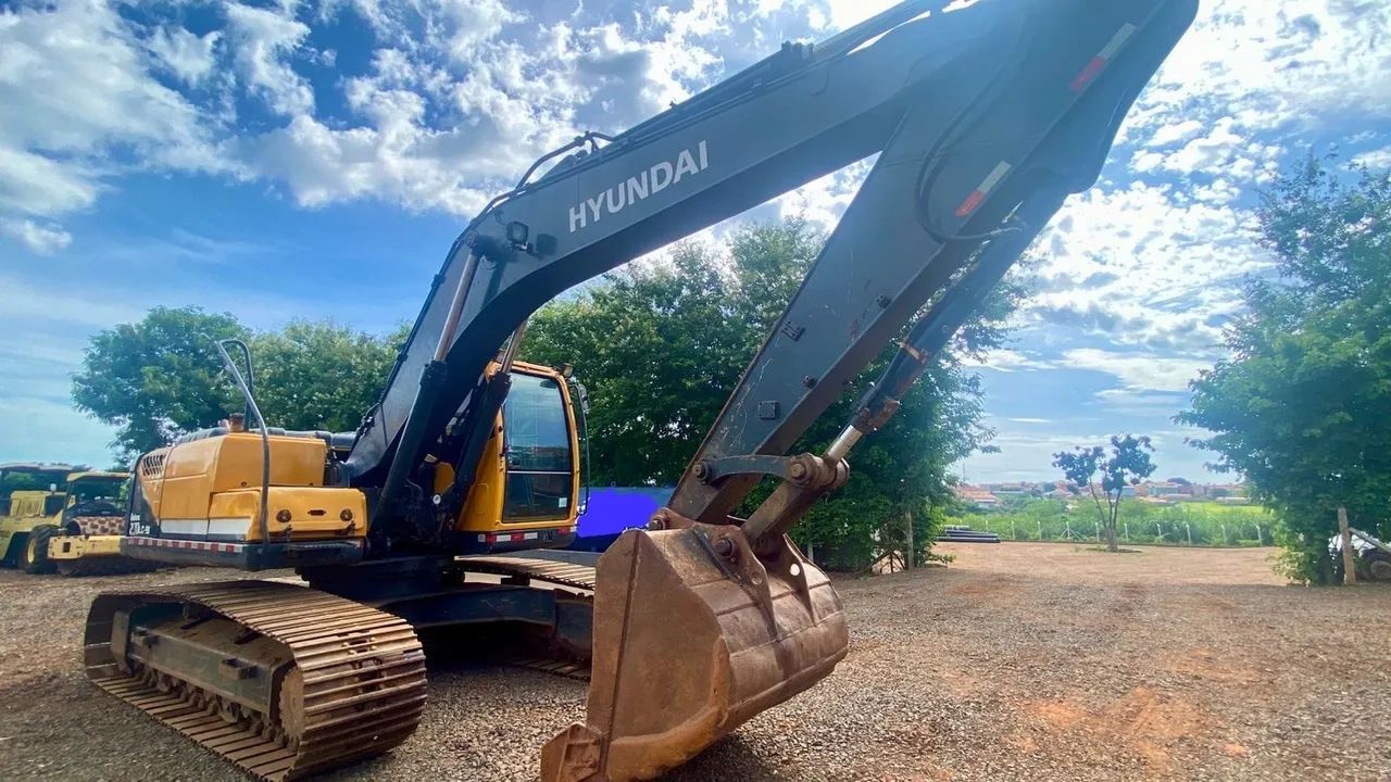 ESCAVADEIRA HIDRAULICA R220LC-9S HYUNDAI