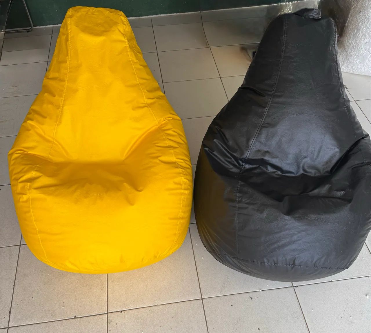 Puff Pera Amarelo e Preto