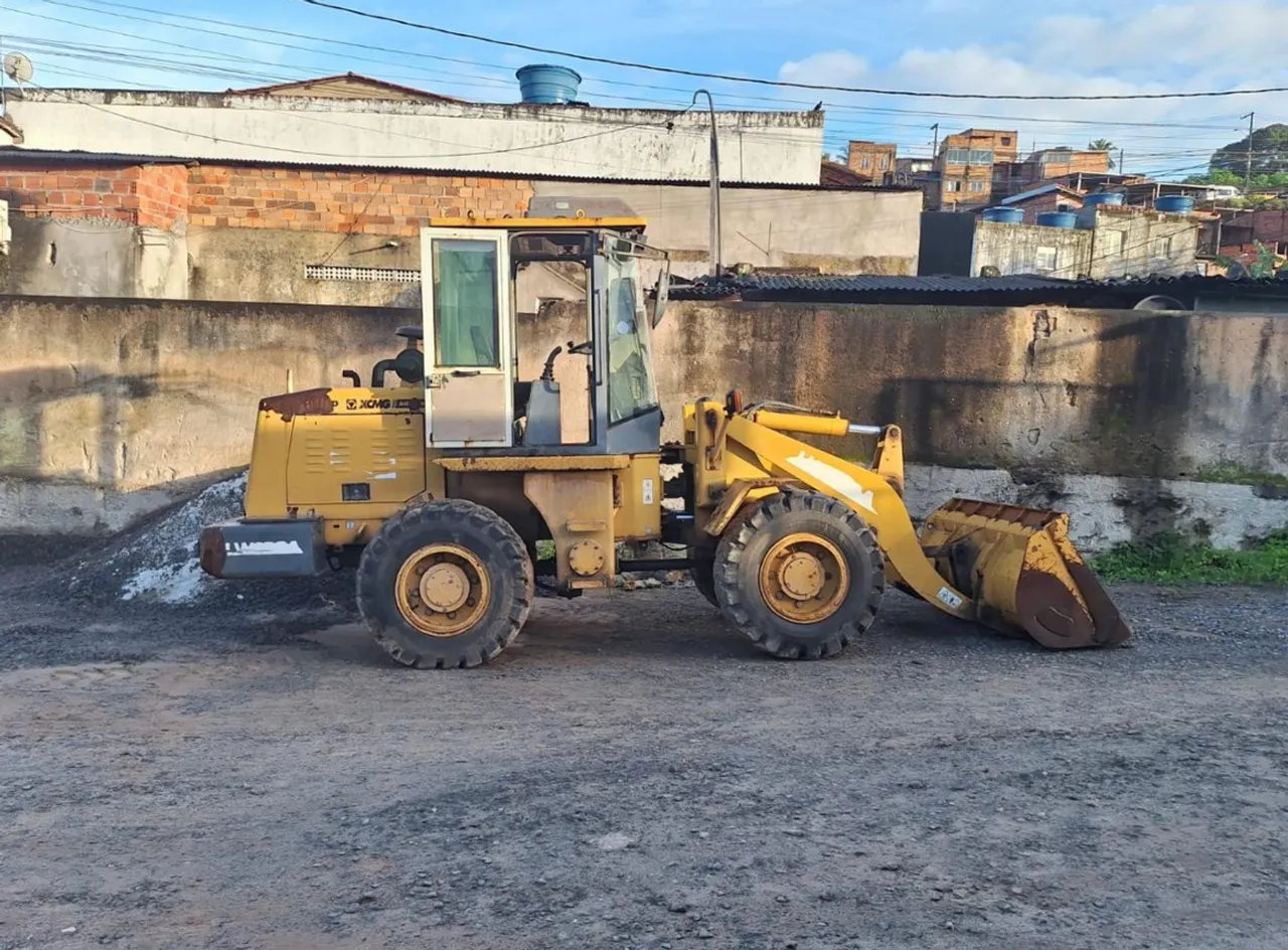 Mini Pá Carregadeira XCMG / LW 108 A - Pleno Funcionamento!